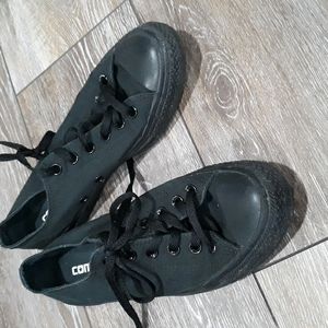 Converse Black Low-Top Canvas Sneakers - All Black
